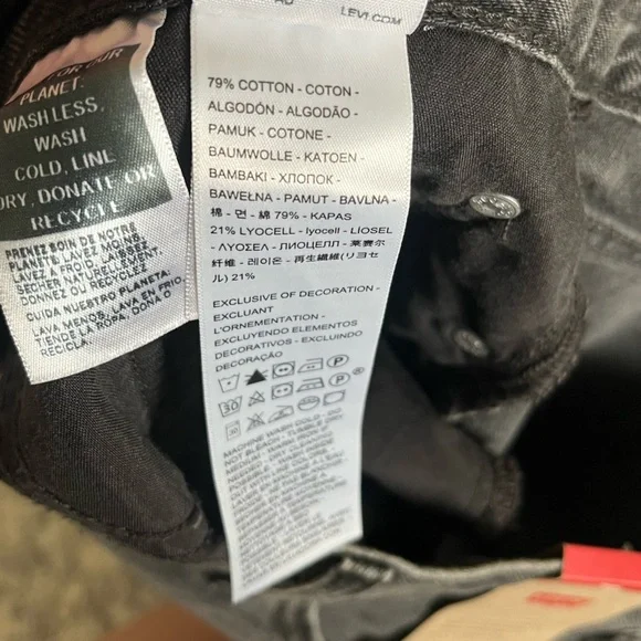 NWT Levi's Denim Cotton Blend Midi Skirt with Side Slit, Black, Size 31 - Picture 13 of 14